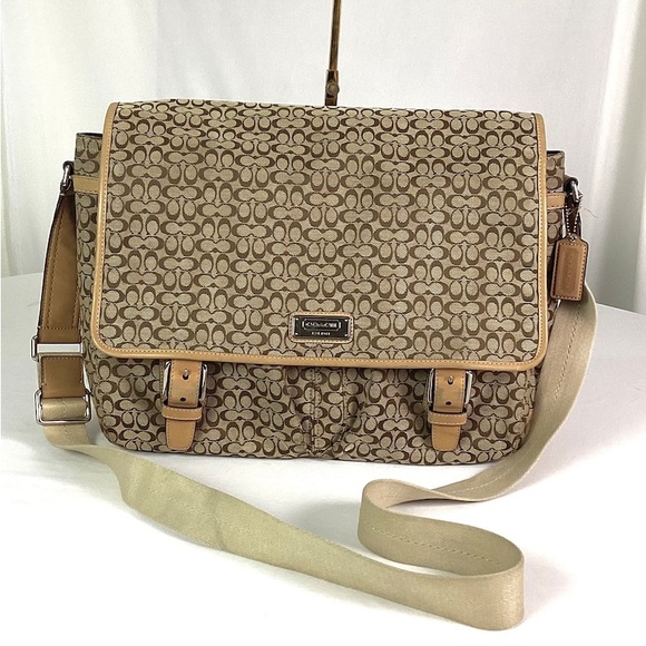 Auth COACH Signature Large Messenger F70293 Khaki Light Brown Jacquard Leather - Picture 1 of 9